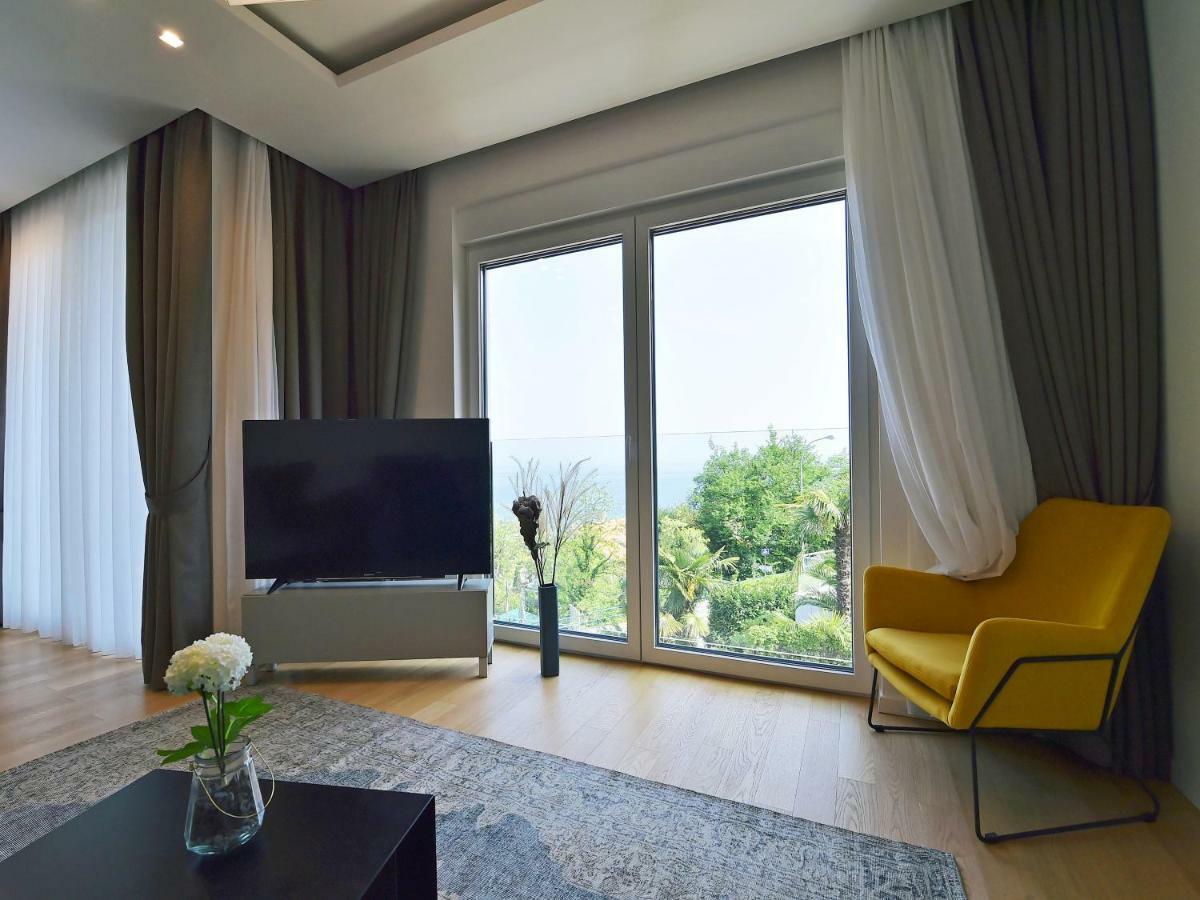 Apartments In Villa Ziza, Rooftop Swimming Pool Opatija Exterior photo