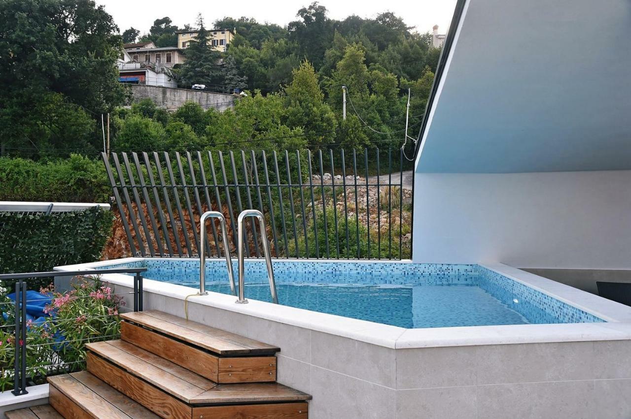 Apartments In Villa Ziza, Rooftop Swimming Pool Opatija Room photo