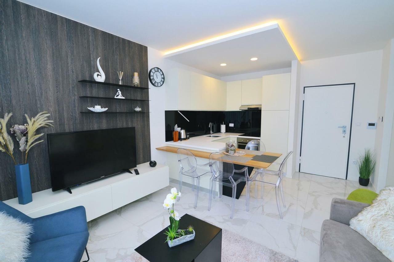 Apartments In Villa Ziza, Rooftop Swimming Pool Opatija Exterior photo